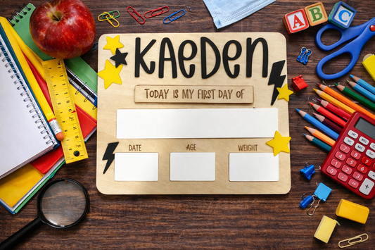📚 Simple Personalized First & Last Day of School Board